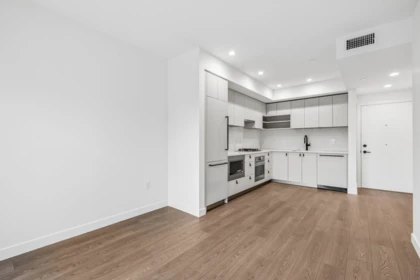 Primary Bedroom Photo of 610 1680 E 12th Avenue, Vancouver, BC