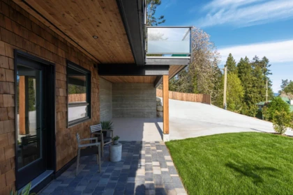 Garage Interior Photo of 980 Gower Point Road, Gibsons, BC