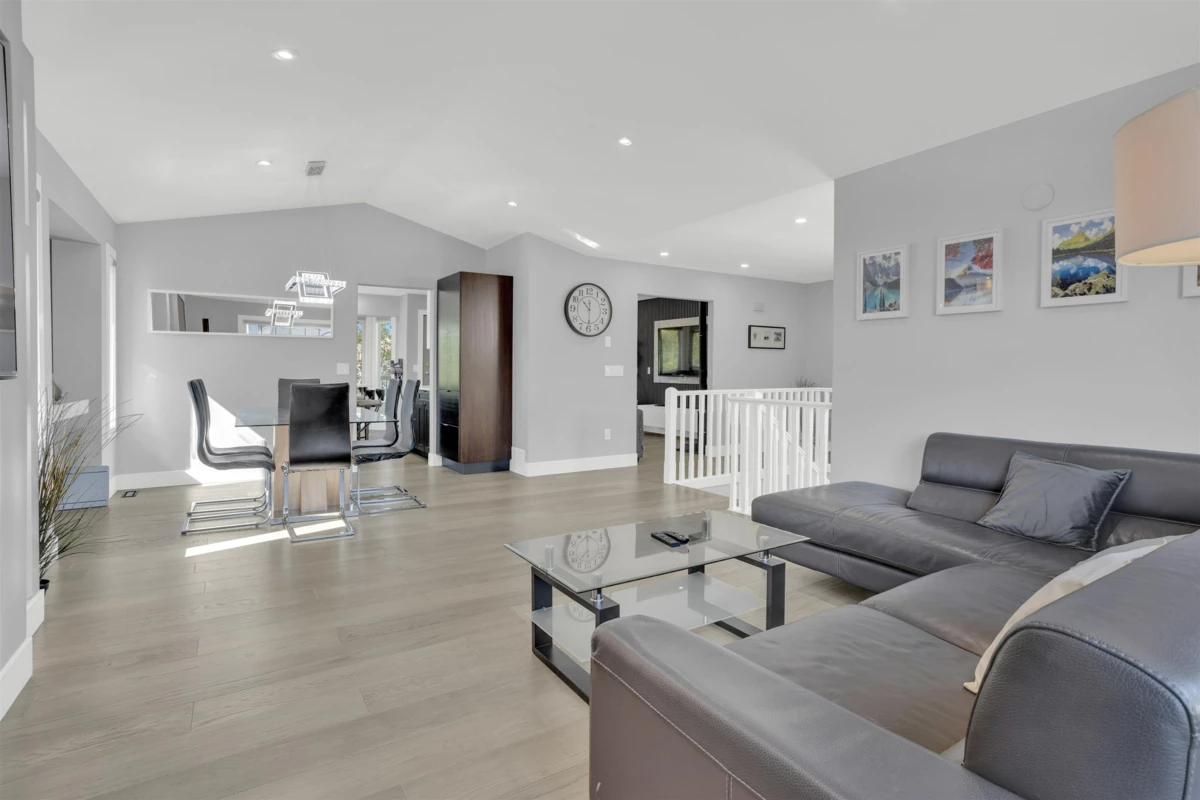 Dining Area Photo of 11537 236b Street, Maple Ridge, BC
