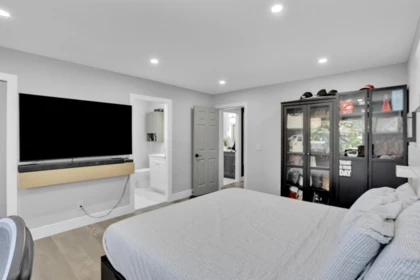 Hallway Photo of 11537 236b Street, Maple Ridge, BC