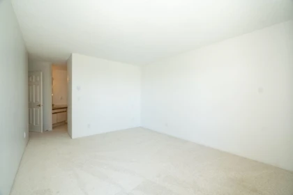 Basement Recreation Room Photo of 322 121 W 29 Street, North Vancouver, BC