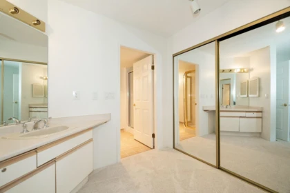 Laundry Room Photo of 322 121 W 29 Street, North Vancouver, BC