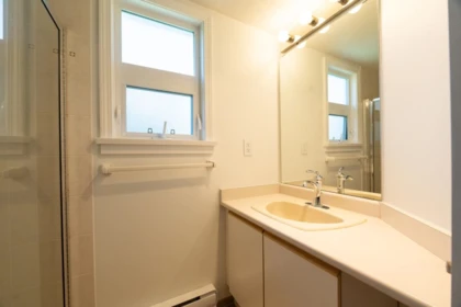 Powder Room Photo of 322 121 W 29 Street, North Vancouver, BC