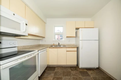 Walk-In Closet Photo of 322 121 W 29 Street, North Vancouver, BC