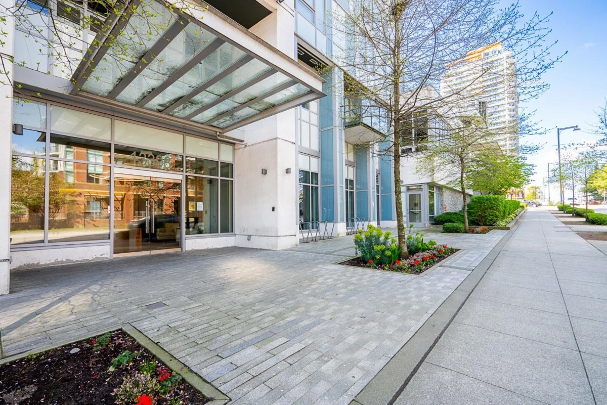 Living Room Photo of 3105 13398 104 Avenue, Surrey, BC