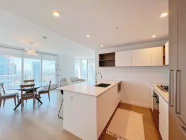 3104 6000 Mckay Avenue, Burnaby, BC, Burnaby — Apartment/Condo for sale