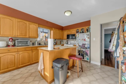 Kitchen Island Photo of 2576 Parker Street, Vancouver, BC