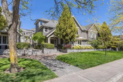 3 222 E 5th Street, North Vancouver, BC, North Vancouver — Townhouse for sale