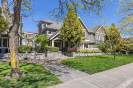 3 222 E 5th Street, North Vancouver, BC