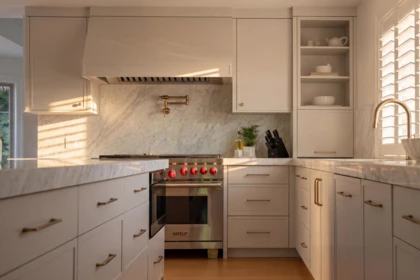 Walk-In Closet Photo of 833 164a Street, Surrey, BC
