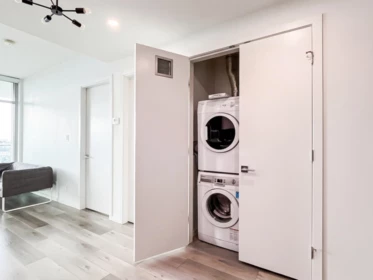 Walk-In Closet Photo of 1408 1888 Gilmore Avenue, Burnaby, BC