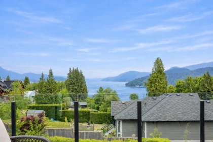 791 Courtney Road, Gibsons, BC, Gibsons — Single Family Residence for sale