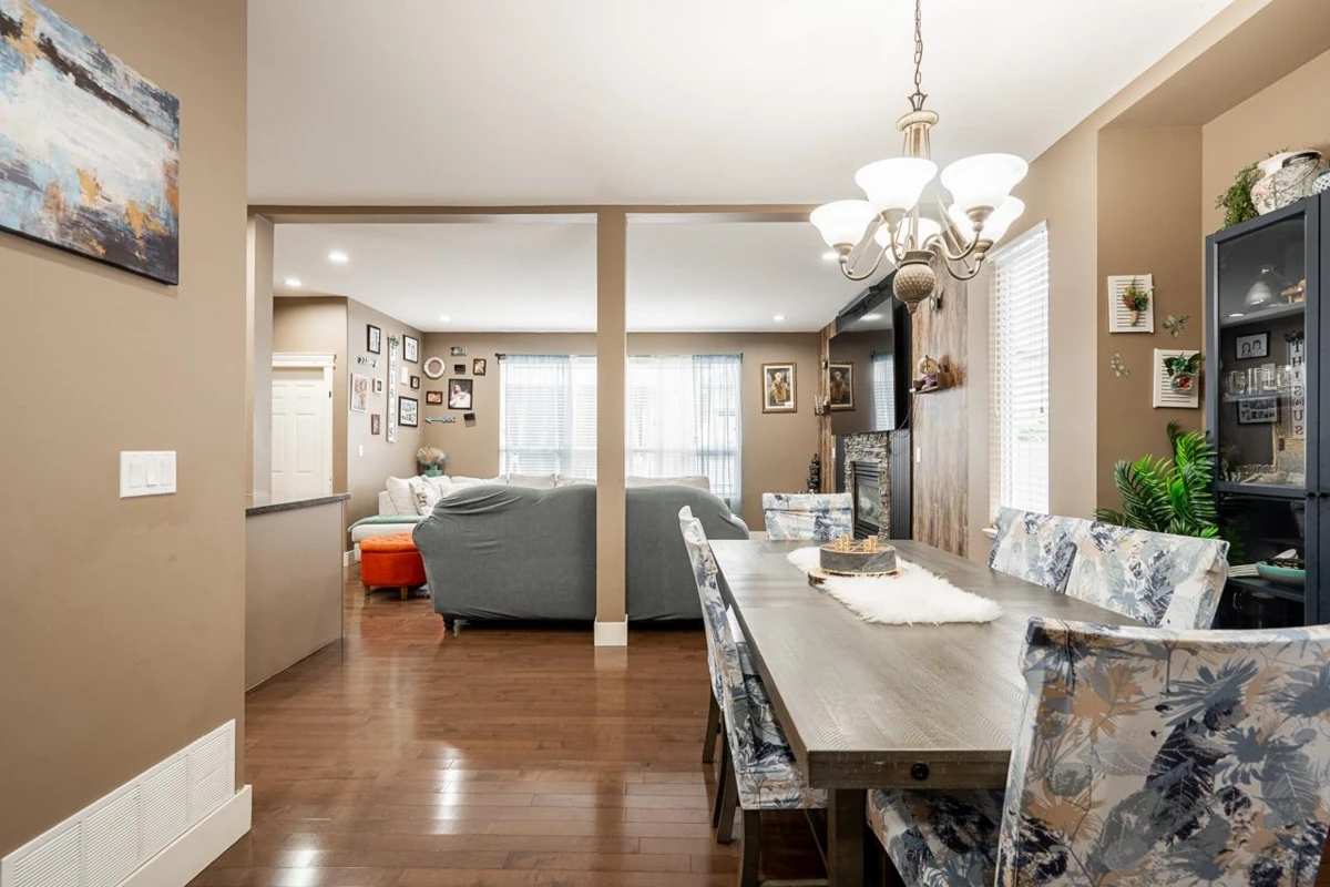 Dining Area Photo of 14548 60 Avenue, Surrey, BC