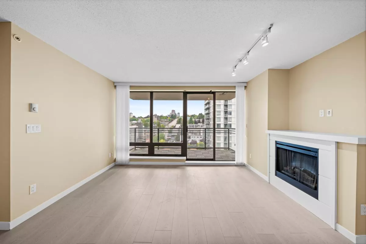 Living Room Photo of 1508 39 Sixth Street, New Westminster, BC