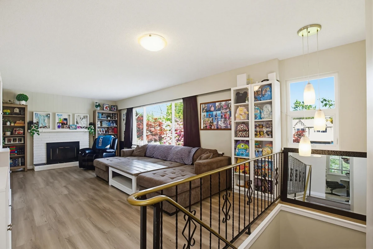Family Room Photo of 8541 Mcewen Terrace, Mission, BC