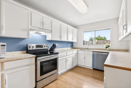 Basement Recreation Room Photo of 311 1520 Vidal Street, White Rock, BC