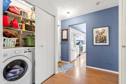 Entry Foyer Photo of 311 1520 Vidal Street, White Rock, BC