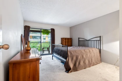 Staircase Photo of 311 1520 Vidal Street, White Rock, BC