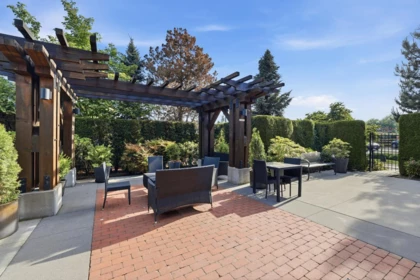 Garden / Landscaping Photo of 304 15137 33 Avenue, Surrey, BC