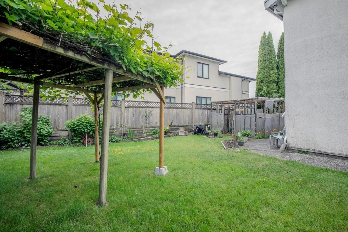 Dining Area Photo of 8520 Rosedene Court, Richmond, BC