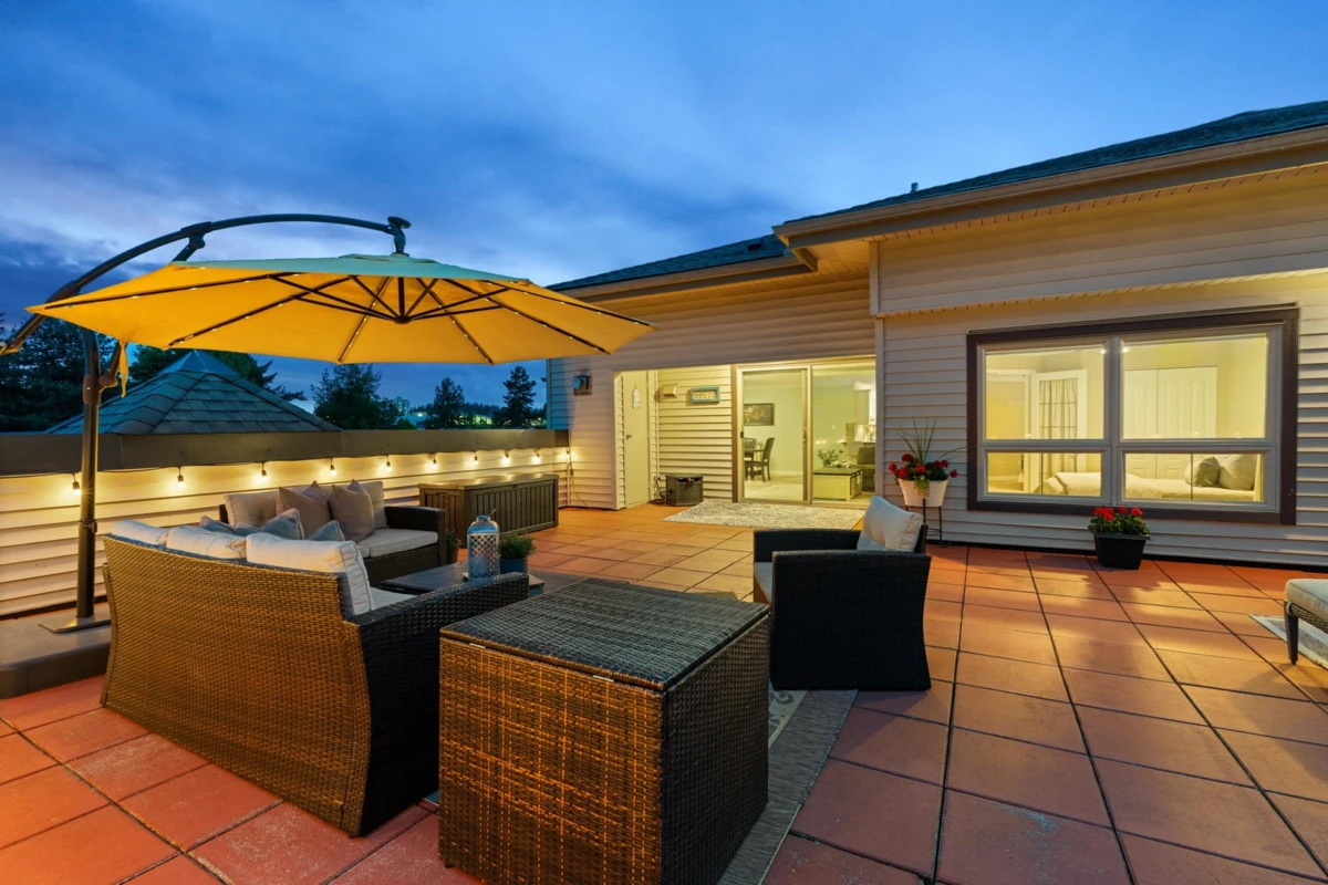 Family Room Photo of 404 15220 Guildford Drive, Surrey, BC
