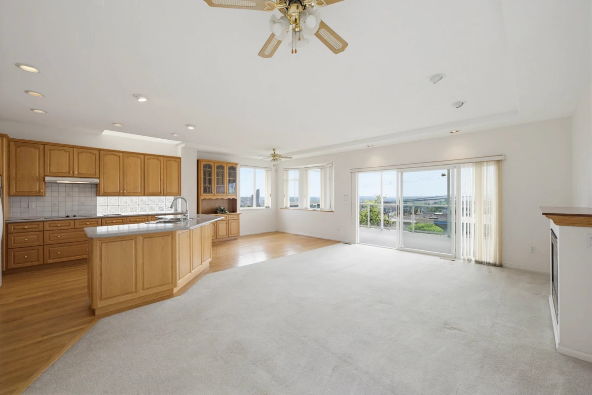 Dining Area Photo of 41 N Hythe Avenue, Burnaby, BC