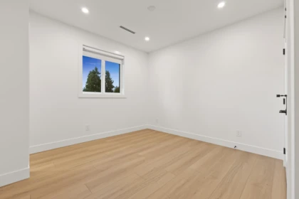 Basement Recreation Room Photo of 11642 94a Avenue, Delta, BC