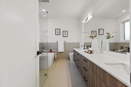 Powder Room Photo of 11642 94a Avenue, Delta, BC