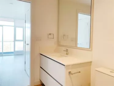 Primary Bathroom Photo of 3809 4670 Assembly Way, Burnaby, BC