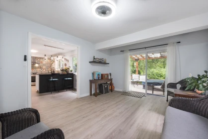 Breakfast Nook Photo of 46781 Portage Avenue, Chilliwack, BC