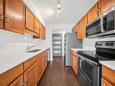 105 1460 Martin Street, White Rock, BC, White Rock — Apartment/Condo for sale