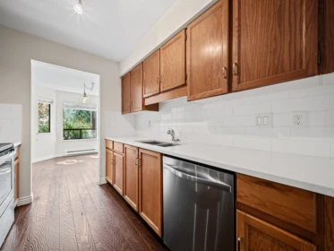 Kitchen Photo of 105 1460 Martin Street, White Rock, BC
