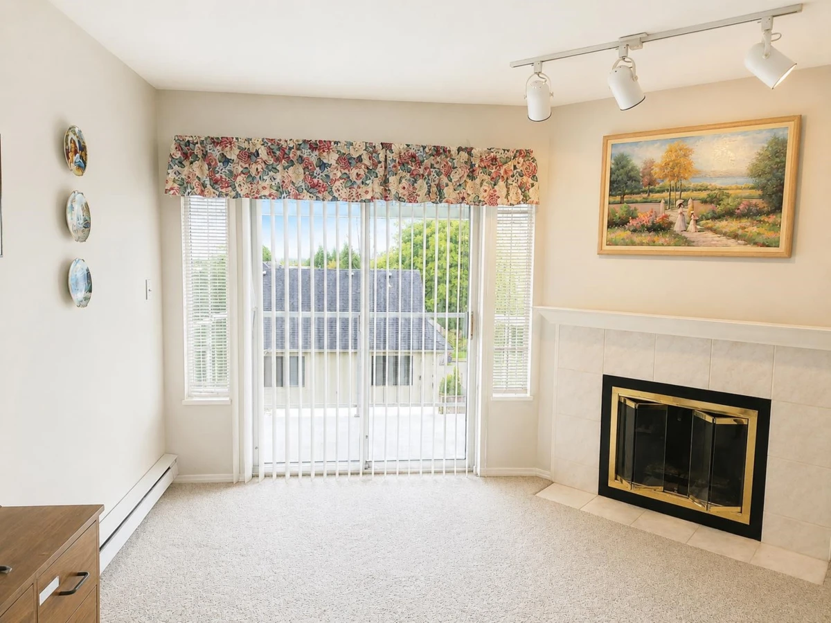Living Room Photo of 38 11502 Burnett Street, Maple Ridge, BC