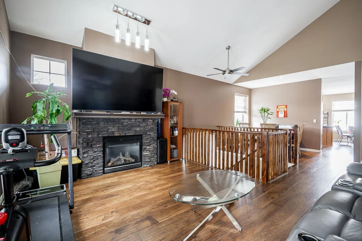 Dining Area Photo of 29 15037 58 Avenue, Surrey, BC