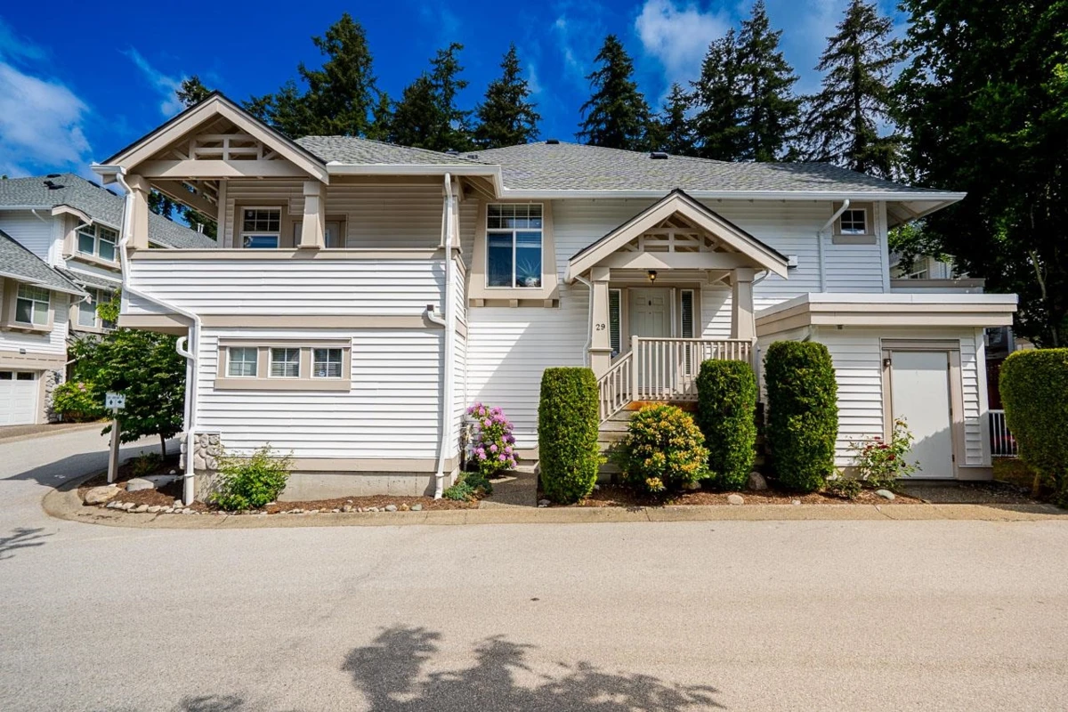 Family Room Photo of 29 15037 58 Avenue, Surrey, BC