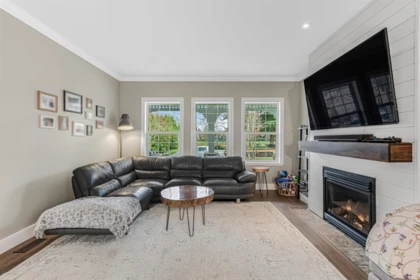 Kitchen Island Photo of 2755 Bernadotte Street, Abbotsford, BC