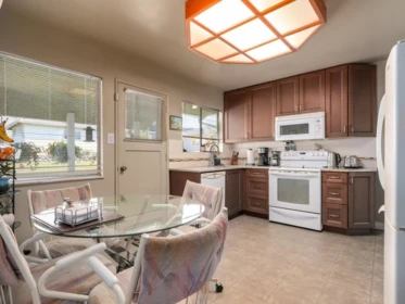 Breakfast Nook Photo of 4545 William Street, Burnaby, BC