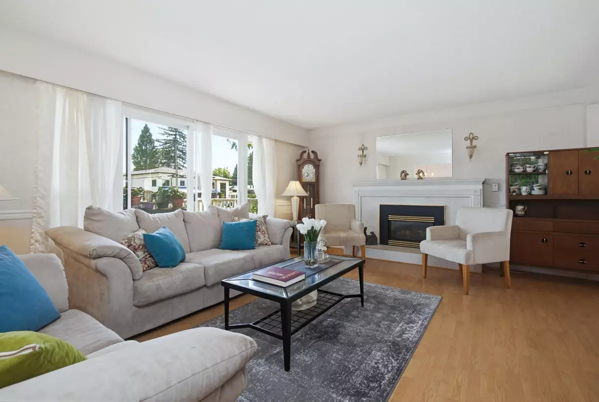 Family Room Photo of 27039 28b Avenue, Langley, BC