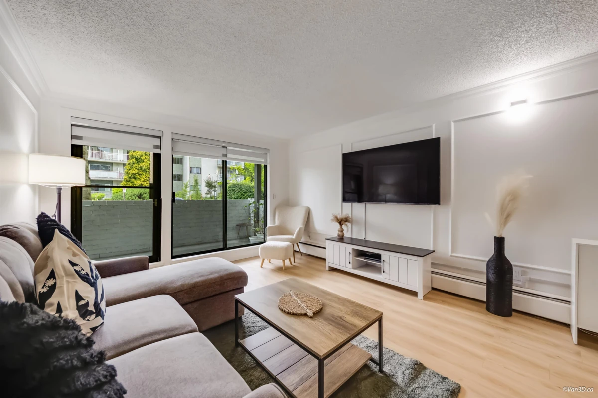 Living Room Photo of 103 340 Ninth Street, New Westminster, BC