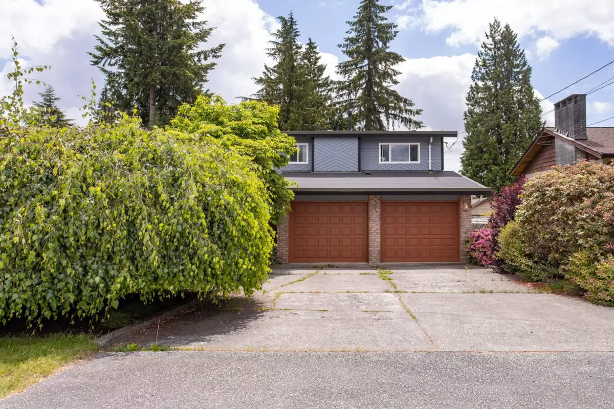 Living Room Photo of 1418 Grover Avenue, Coquitlam, BC