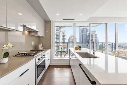 2602 4711 Hazel Street, Burnaby, BC, Burnaby — Apartment/Condo for sale