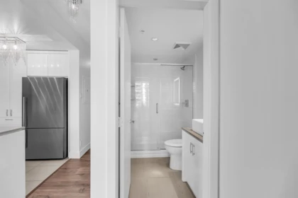 Guest Bathroom Photo of 802 158 W 13th Street, North Vancouver, BC