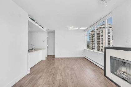 Kitchen Island Photo of 802 158 W 13th Street, North Vancouver, BC
