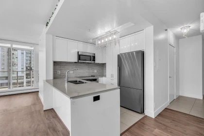 Powder Room Photo of 802 158 W 13th Street, North Vancouver, BC