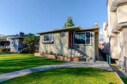 Swimming Pool Photo of 2951 Venables Street, Vancouver, BC