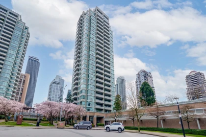 2105 4398 Buchanan Street, Burnaby, BC, Burnaby — Apartment/Condo for sale