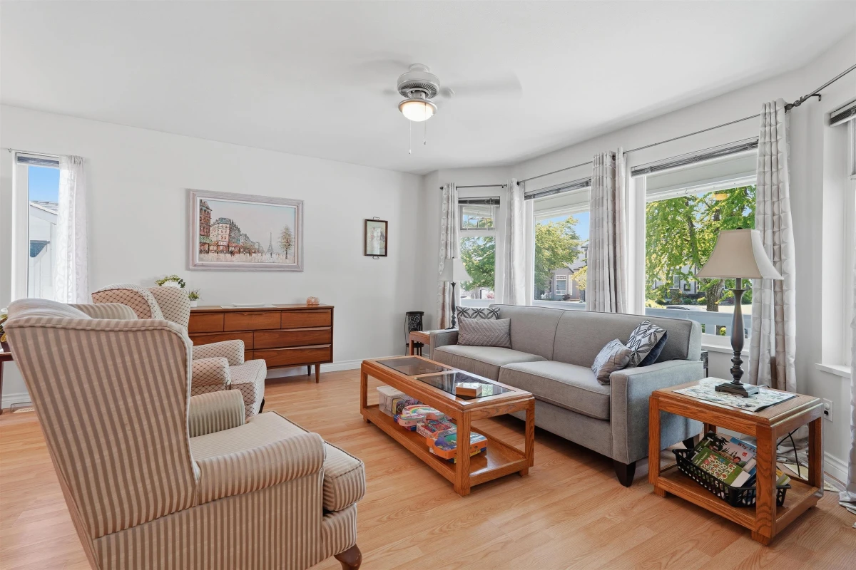 Family Room Photo of 27033 26a Avenue, Langley, BC