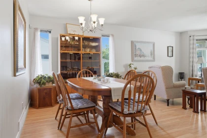 Kitchen Island Photo of 27033 26a Avenue, Langley, BC