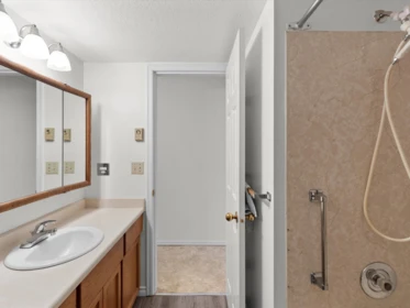 Hallway Photo of 2 32718 Garibaldi Drive, Abbotsford, BC