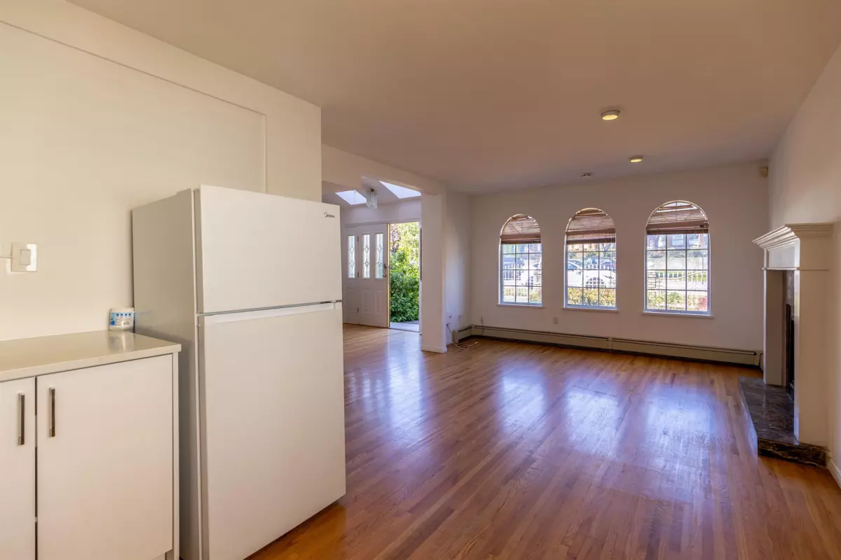 Dining Area Photo of 1266 E 63rd Avenue, Vancouver, BC